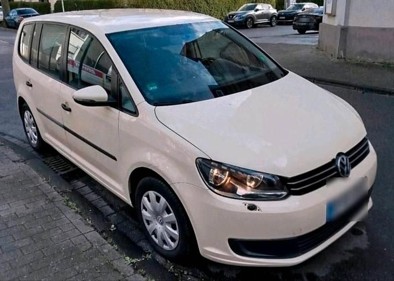 Gebraucht VW Touran 140 PS (102 kW) 2015 Gelb Van / Kleinbus