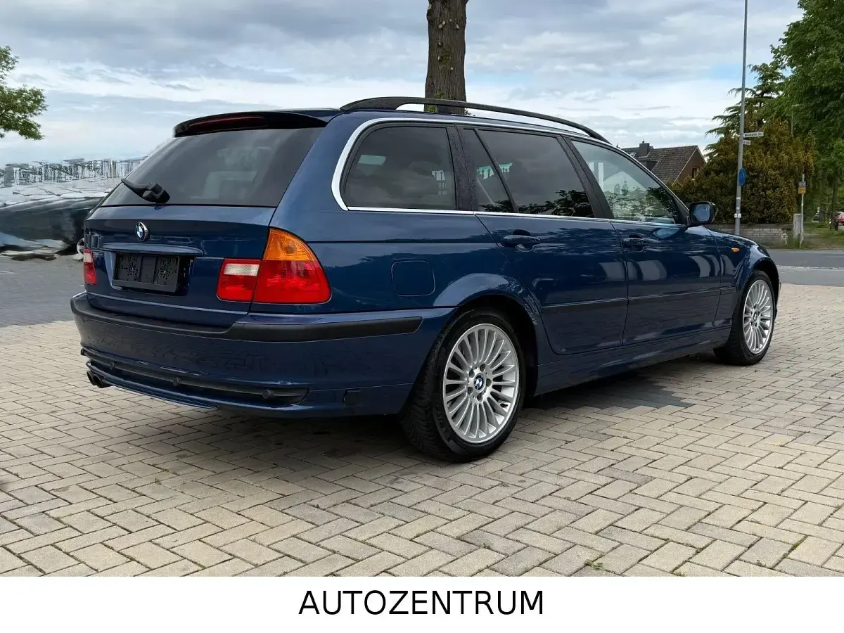 Gebraucht BMW 330 231 PS (169 kW) 2002 Blau Kombi