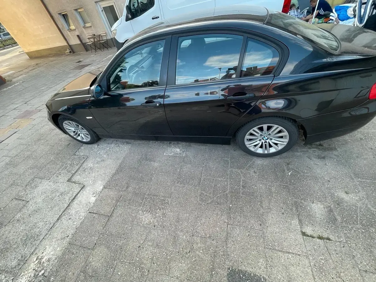Gebraucht BMW 318 130 PS (95 kW) 2006 Schwarz Limousine