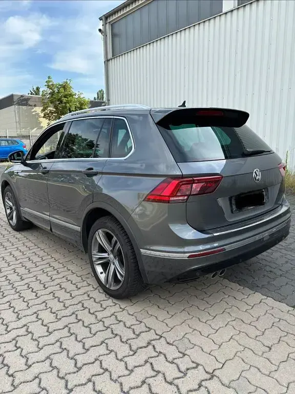 Gebraucht VW Tiguan Highline 190 PS (139 kW) 2017 Grau SUV