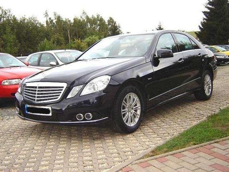 Gebraucht Mercedes E350 Elegance 292 PS (214 kW) 2009 Ozeanblaumet Limousine
