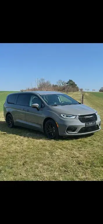 Gebraucht Chrysler Pacifica 291 PS (214 kW) 2023 Grau Van