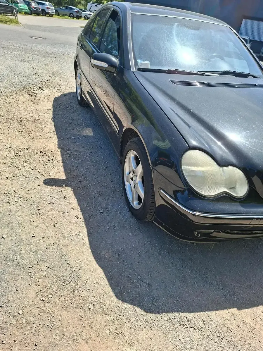 Gebraucht Mercedes C180 136 PS (100 kW) 2004 Schwarz Kombi