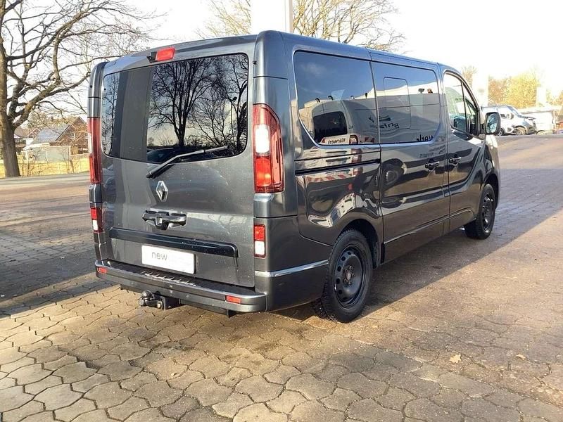 Gebraucht Renault Trafic 145 PS (106 kW) 2019 Grau "comete" Van / Kleinbus