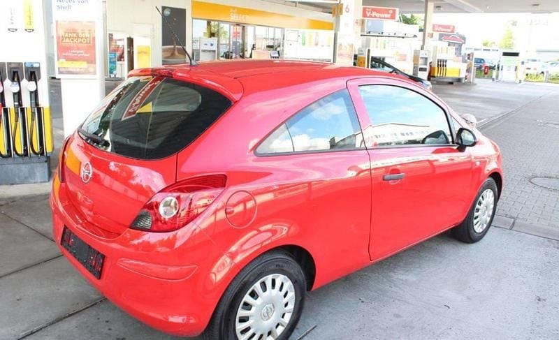 Gebraucht Opel Corsa Edition 69 PS (50 kW) 2014 Rot Kleinwagen