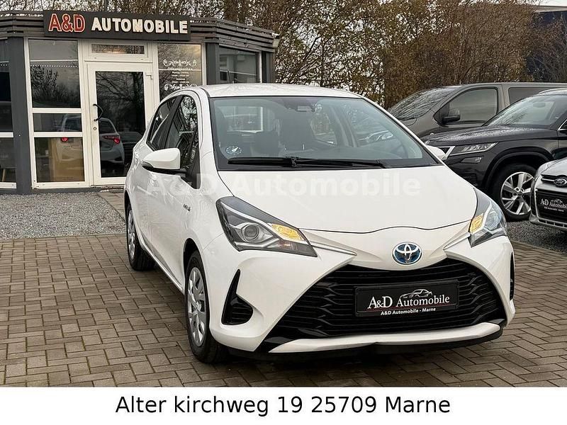 Gebraucht Toyota Yaris Hybrid 75 PS (55 kW) 2019 Weiß Limousine