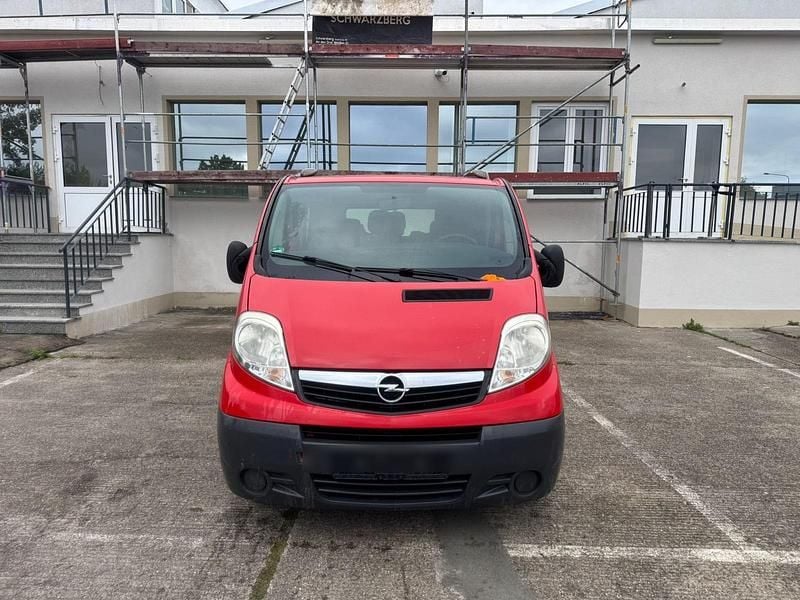 Rot Gebraucht 2008 Opel Vivaro Van | 3.750 € (Guter Preis) - Bild 1/4