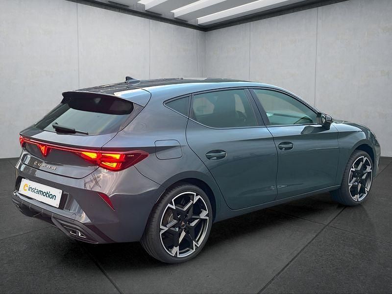 Neu Cupra Leon 150 PS (110 kW) 2025 Blau Kleinwagen