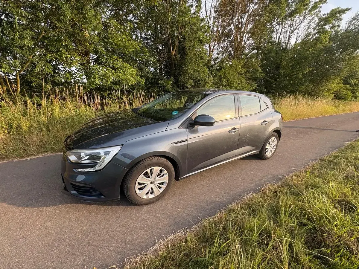 Gebraucht Renault Mégane GT 101 PS (74 kW) 2018 Grau Coupé