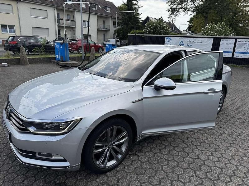 Gebraucht VW Passat Highline 190 PS (139 kW) 2018 Silber Limousine