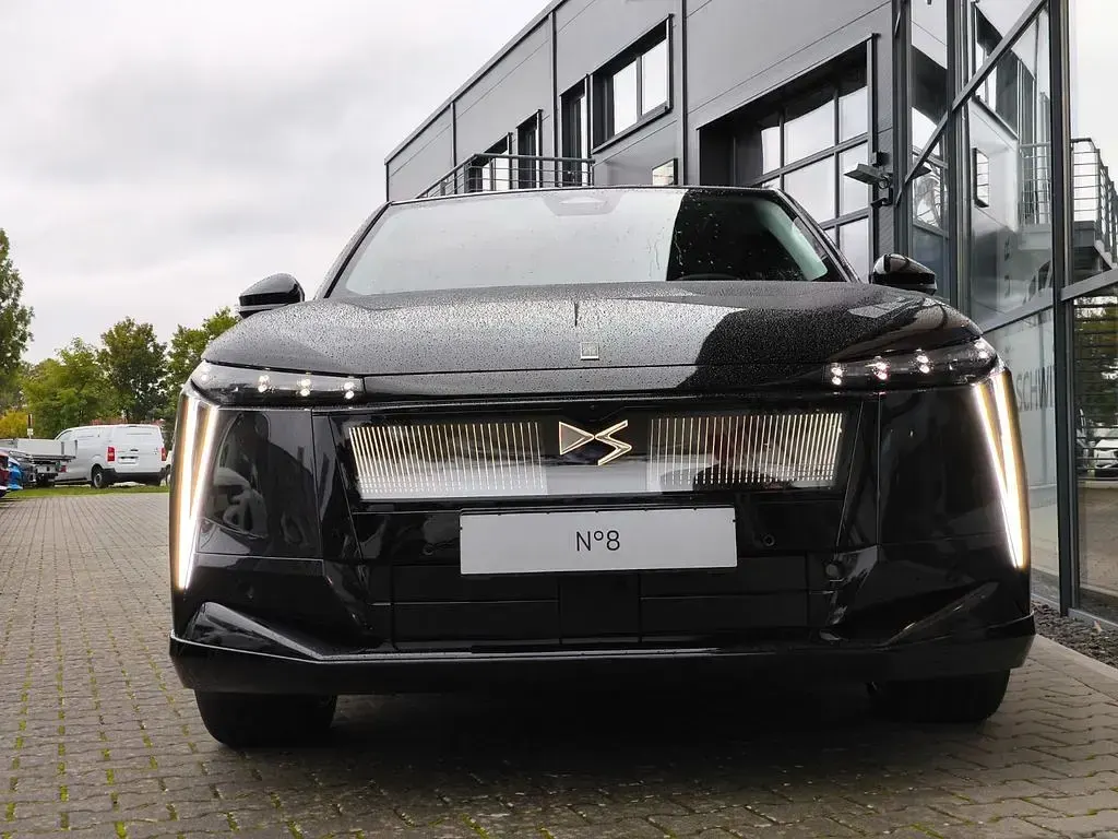Neu DS Automobiles N°8 169 kW (230 PS) 2025 Schwarz SUV