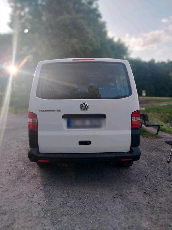 Weiß Gebraucht 2006 VW T5 Van | 5.100 € (Etwas zu teuer) - Bild 1/4