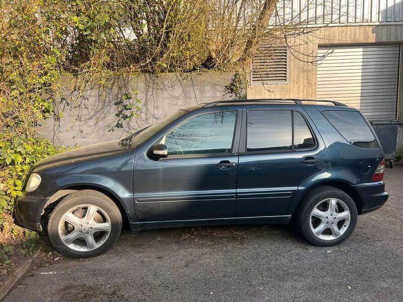 Blau Gebraucht 2003 Mercedes ML270 Edition SUV | 4.490 € (Guter Preis) - Bild 1/4