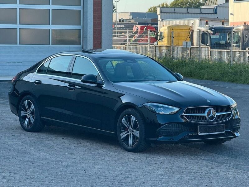 Schwarz Gebraucht 2023 Mercedes C180 Avantgarde Limousine | 29.500 € (Guter Preis) - Bild 1/4
