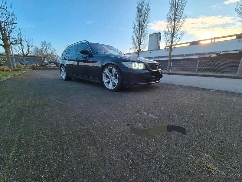 Gebraucht BMW 330 300 PS (220 kW) 2007 Schwarz Kombi