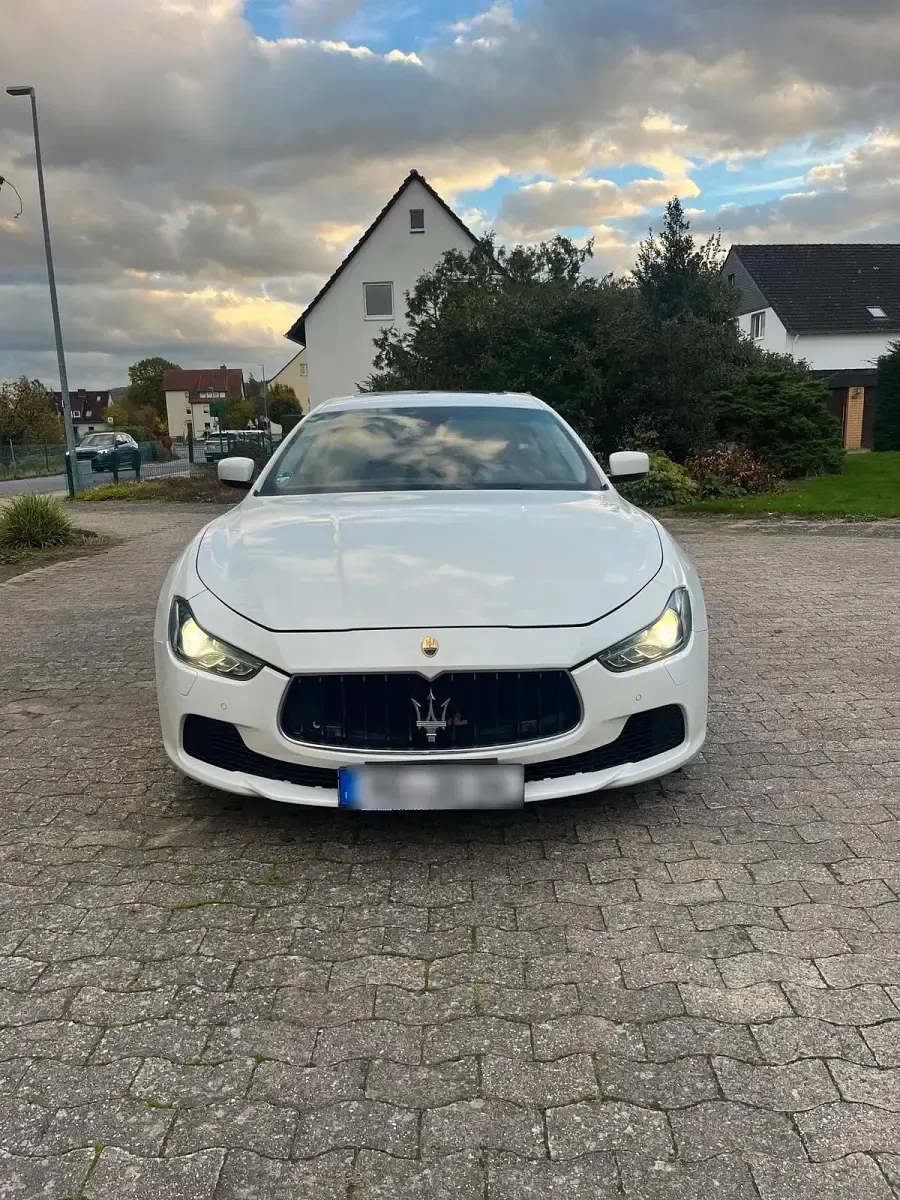 Gebraucht Maserati Ghibli 276 PS (202 kW) 2013 Weiß Limousine
