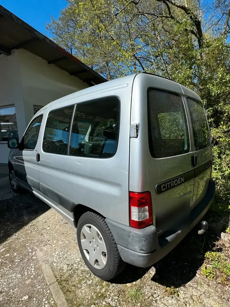 Gebraucht Citroën Berlingo 75 PS (55 kW) 2007 Silber Van / Kleinbus