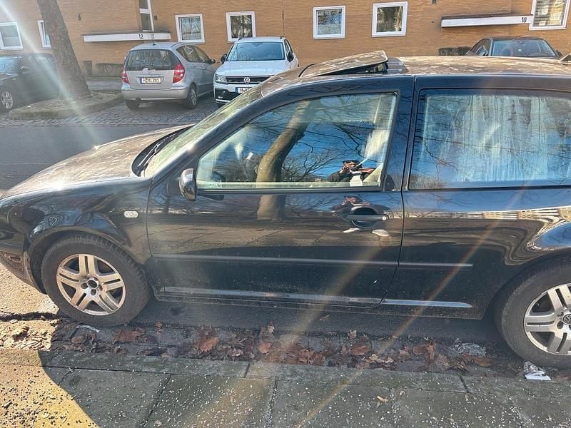 Gebraucht VW Golf IV 105 PS (77 kW) 2001 Schwarz Kleinwagen