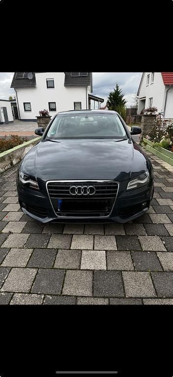 Grau Gebraucht 2009 Audi A4 Ambition Limousine | 3.500 € (Superpreis) - Bild 1/4