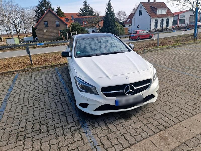 Gebraucht Mercedes CLA220 177 PS (130 kW) 2015 Limousine