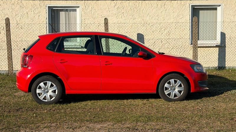 Używany VW Polo Trendline 60 KM (44 kW) 2012 Czerwony Hatchback