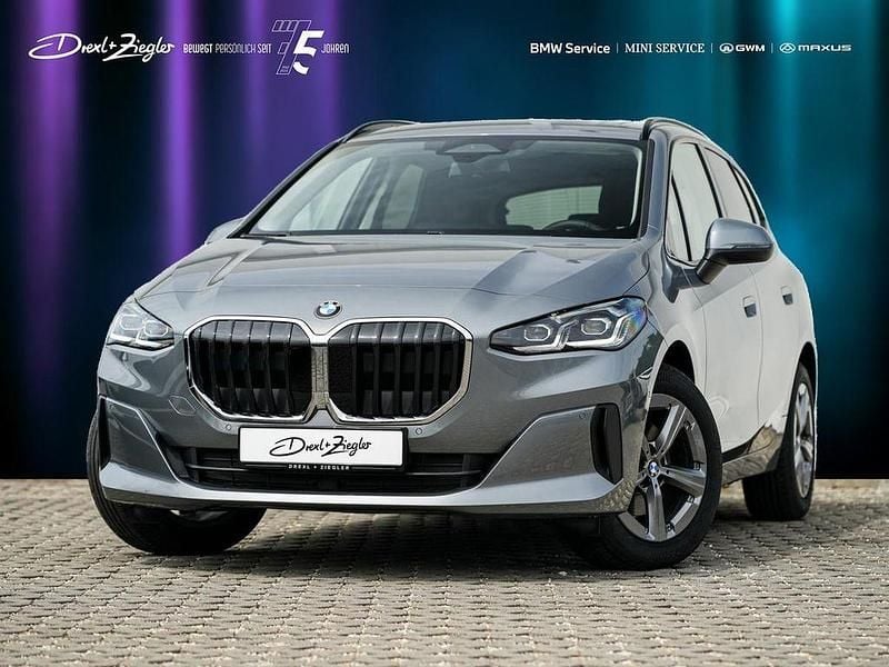 Skyscraper grau metallic Gebraucht 2025 BMW 220 Active Tourer Luxury Line Van / Kleinbus | 31.490 € (Guter Preis) - Bild 1/4