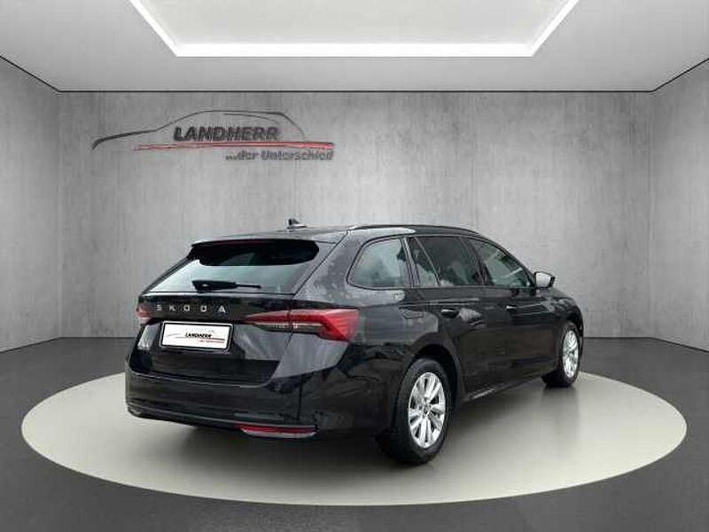 Gebraucht Skoda Octavia Selection 150 PS (110 kW) 2025 Schwarzmagic perleffekt Kombi
