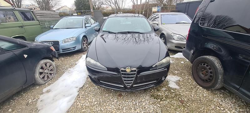 Gebraucht Alfa Romeo 147 105 PS (77 kW) 2010 Schwarz Kleinwagen