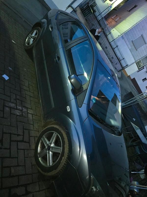 Gebraucht Ford Focus 120 PS (88 kW) 2005 Grau Kleinwagen