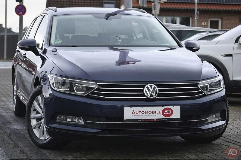 Gebraucht VW Passat Comfortline 150 PS (110 kW) 2017 Blau Kombi