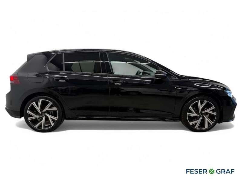 Gebraucht VW Golf VIII R-line 150 PS (110 kW) 2024 Deep black perleffekt Limousine