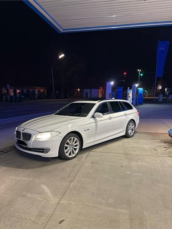 Gebraucht BMW 520 Basis 184 PS (135 kW) 2012 Weiß Kombi