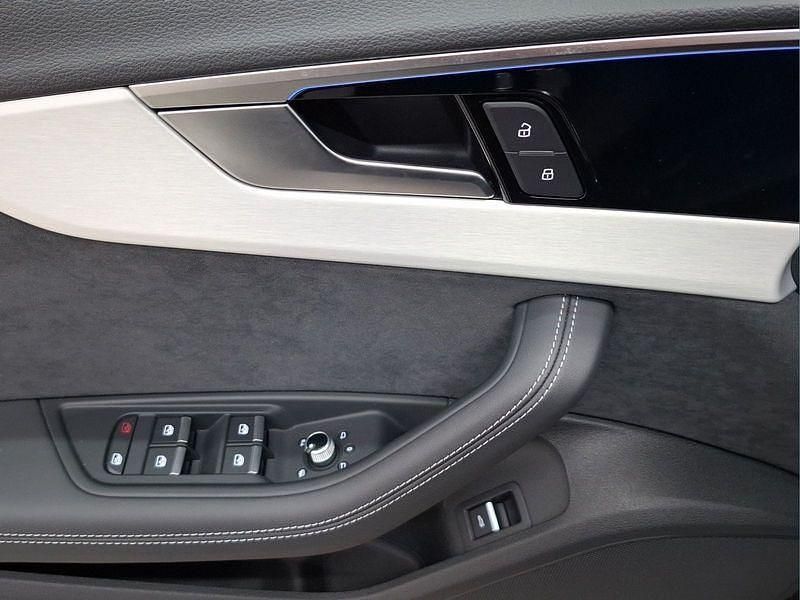 Gebraucht Audi A4 S-Line 204 PS (150 kW) 2025 Grau Kombi