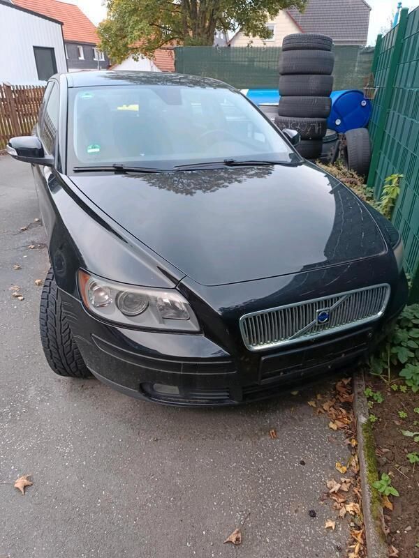 Schwarz Gebraucht 2006 Volvo V50 Kombi | 1.250 € (Superpreis) - Bild 1/4
