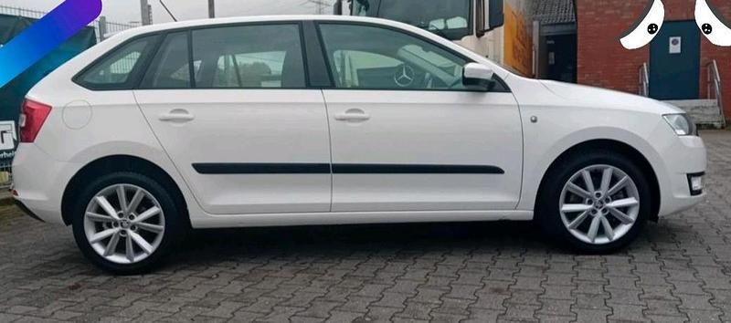Gebraucht Skoda Rapid 115 PS (84 kW) 2013 Weiß Kleinwagen
