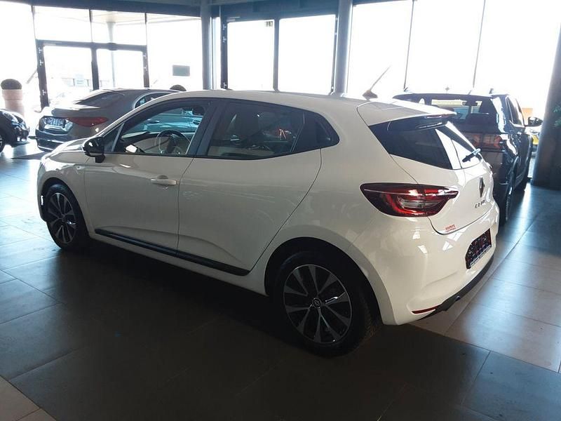 Gebraucht Renault Clio V Equilibre 67 PS (49 kW) 2023 Weiß Limousine