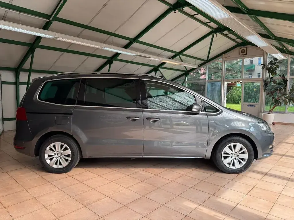 Gebraucht VW Sharan Cup 177 PS (130 kW) 2015 Grau Van / Kleinbus