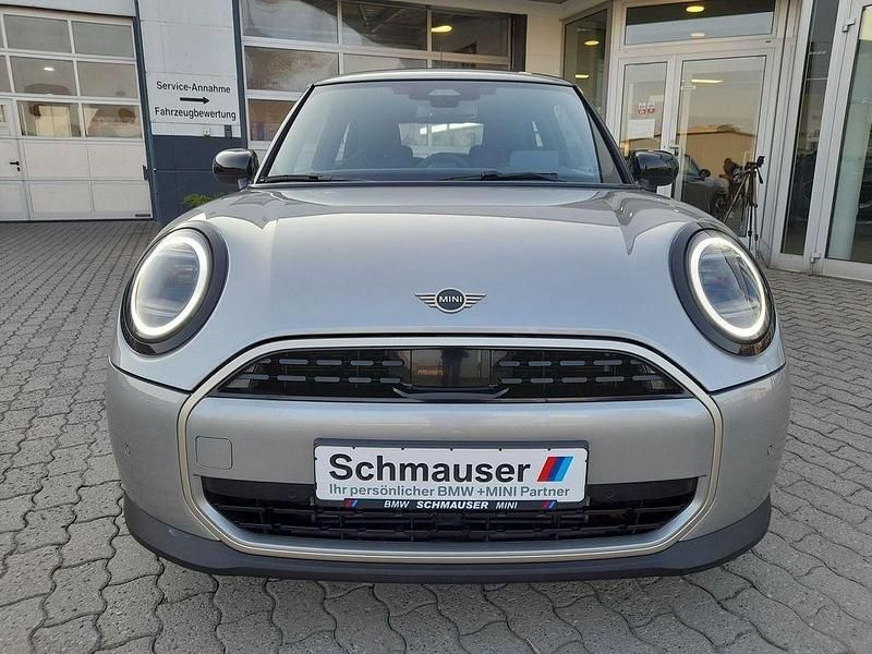Gebraucht Mini Cooper Favoured 114 kW (156 PS) 2025 Silber Kleinwagen