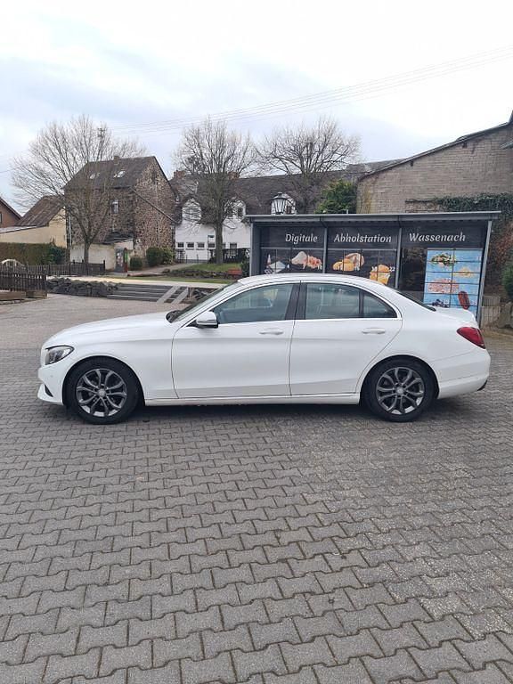 Gebraucht Mercedes C220 170 PS (125 kW) 2017 Weiß Limousine