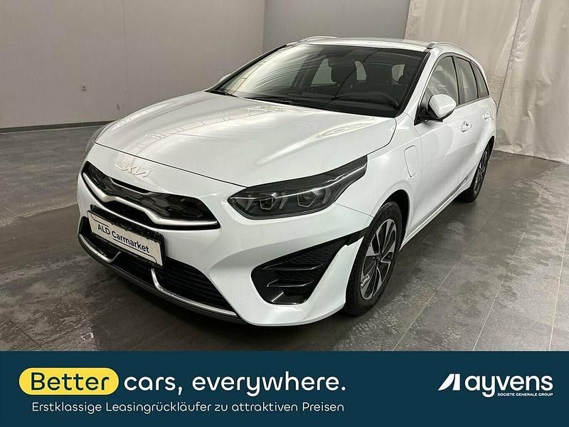 Weiß Gebraucht 2022 Kia Ceed Sportswagon Vision Kombi | 18.980 € (Guter Preis) - Bild 1/4