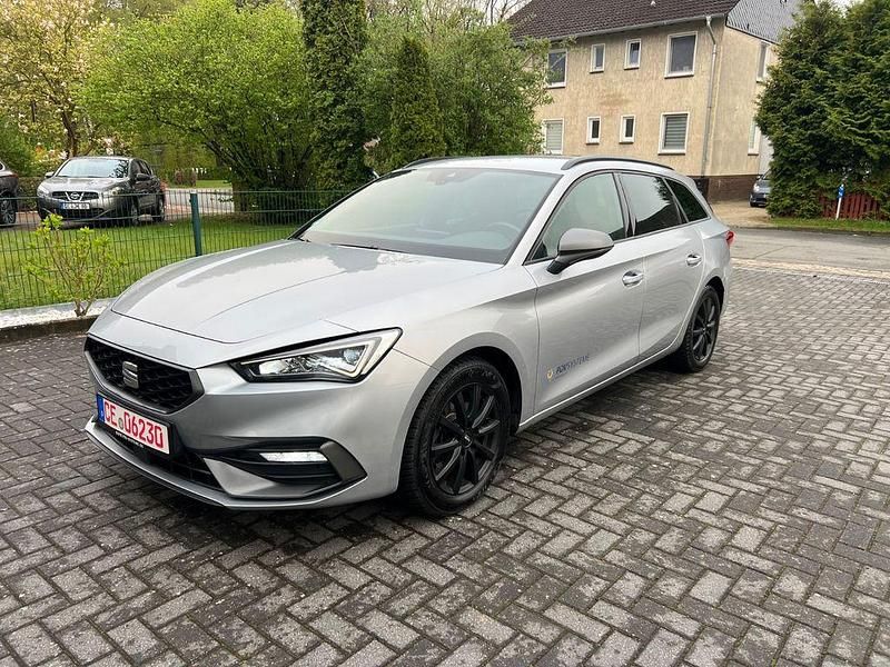 Gebraucht Seat Leon FR 150 PS (110 kW) 2022 Silber Limousine