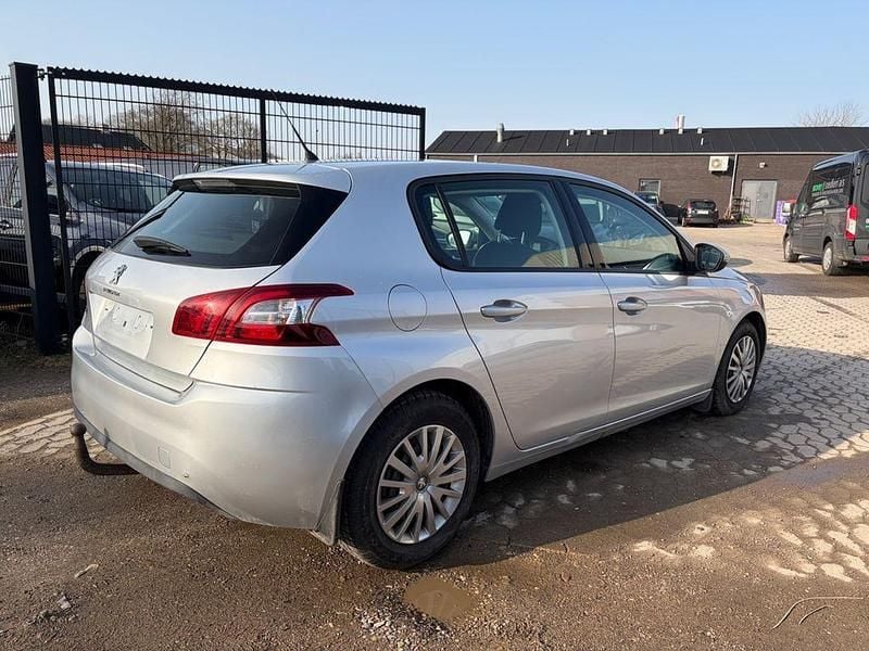 Gebraucht Peugeot 308 92 PS (67 kW) 2014 Silber Limousine