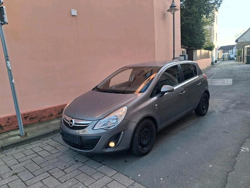 Gebraucht Opel Corsa 101 PS (74 kW) 2012 Andere farben Kleinwagen
