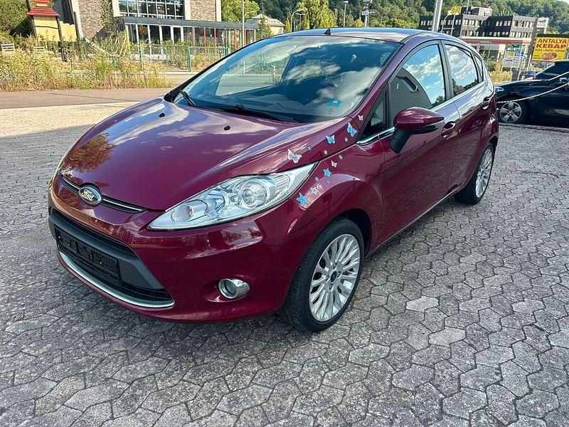 Rot Gebraucht 2012 Ford Fiesta Kleinwagen | 4.990 € (Fairer Preis) - Bild 1/4