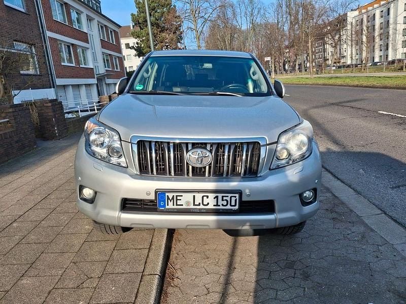 Gebraucht Toyota Land Cruiser Anniversary 190 PS (139 kW) 2011 Silber SUV