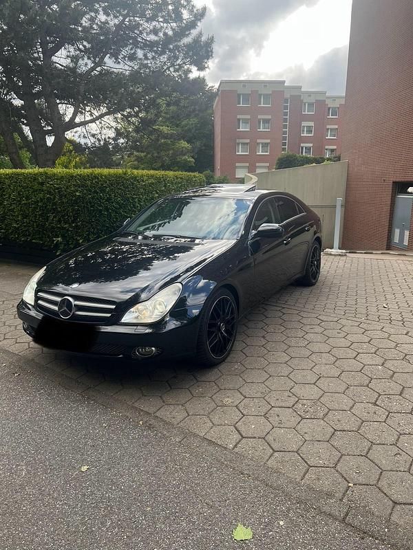 Schwarz Gebraucht 2009 Mercedes CLS350 Limousine | 10.250 € (Fairer Preis) - Bild 1/4