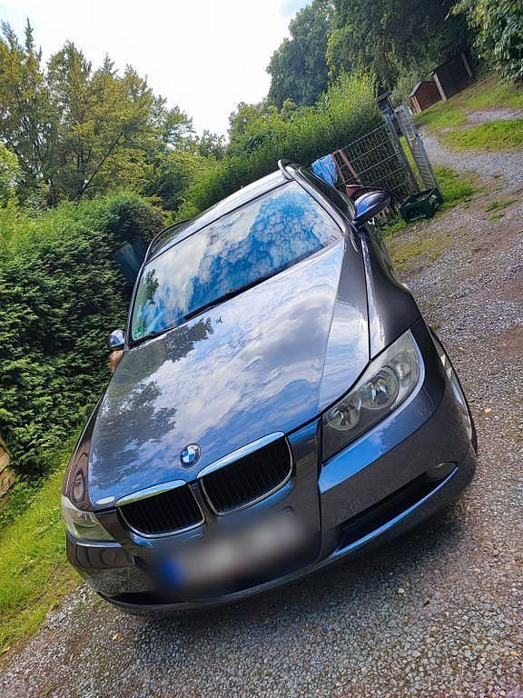 Grau Gebraucht 2008 BMW 320 Kombi | 3.850 € (Superpreis) - Bild 1/4