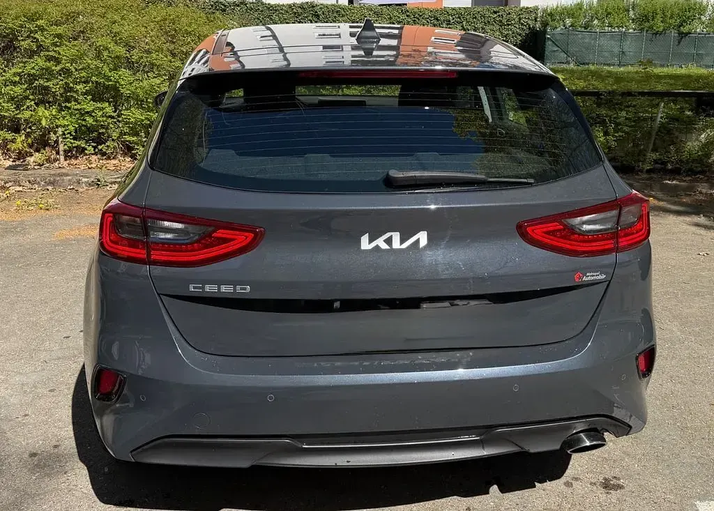 Gebraucht Kia Ceed Spirit 160 PS (117 kW) 2021 Grau Kleinwagen