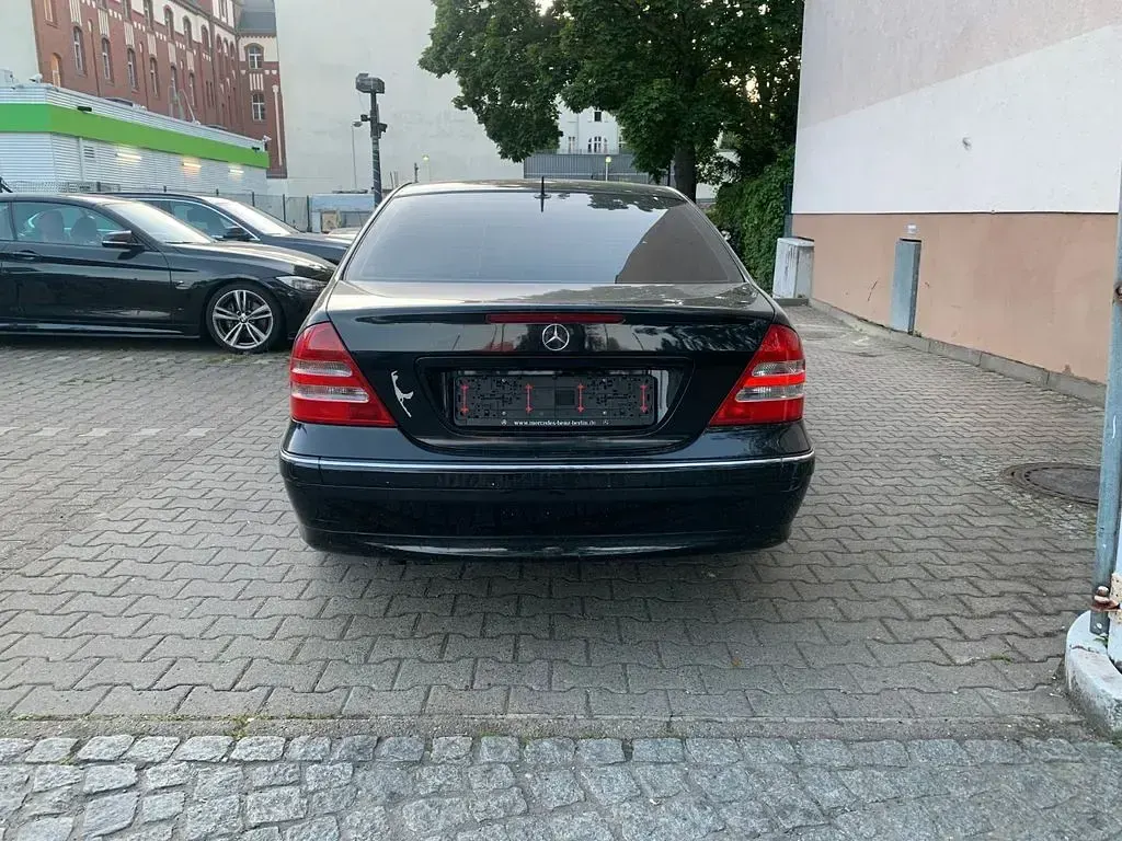 Gebraucht Mercedes C320 Avantgarde 218 PS (160 kW) 2000 Schwarz Limousine