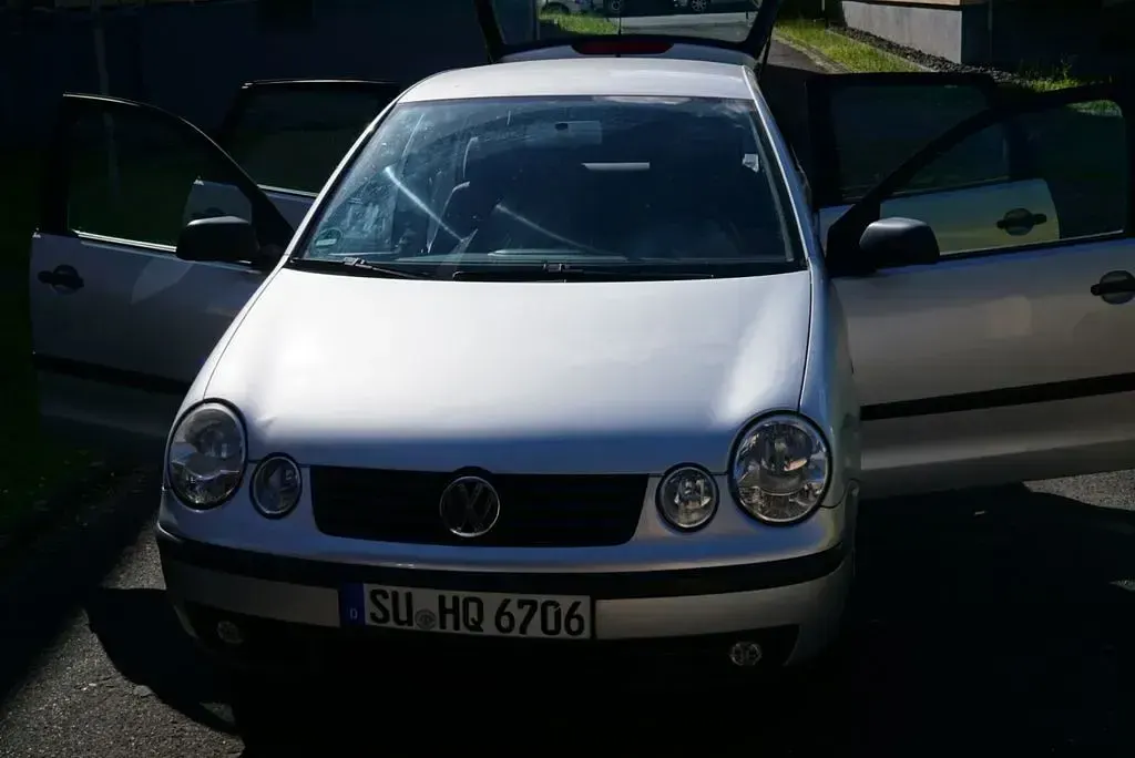 Gebraucht VW Polo Basis 64 PS (47 kW) 2003 Silber Limousine